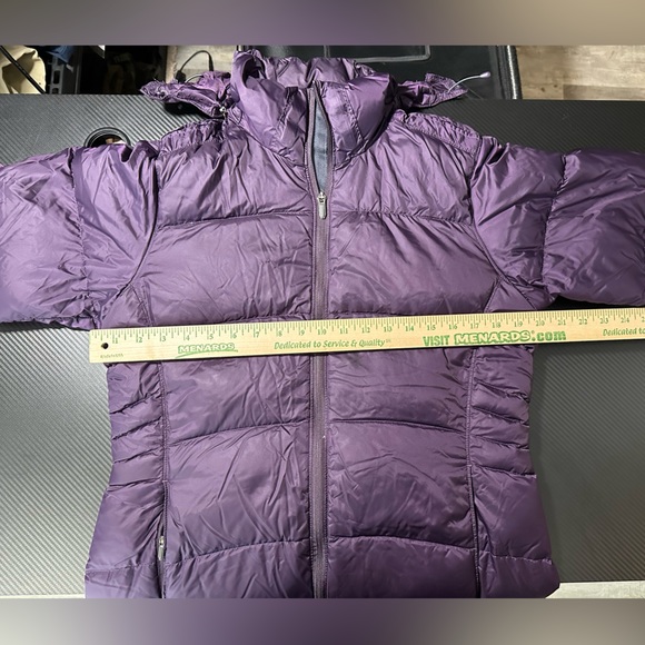 Mountain Hardwear Women’s Down Puffer Parka - Picture 6 of 6